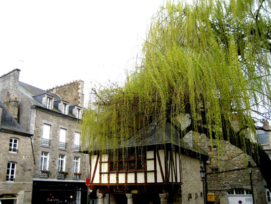 Dinan